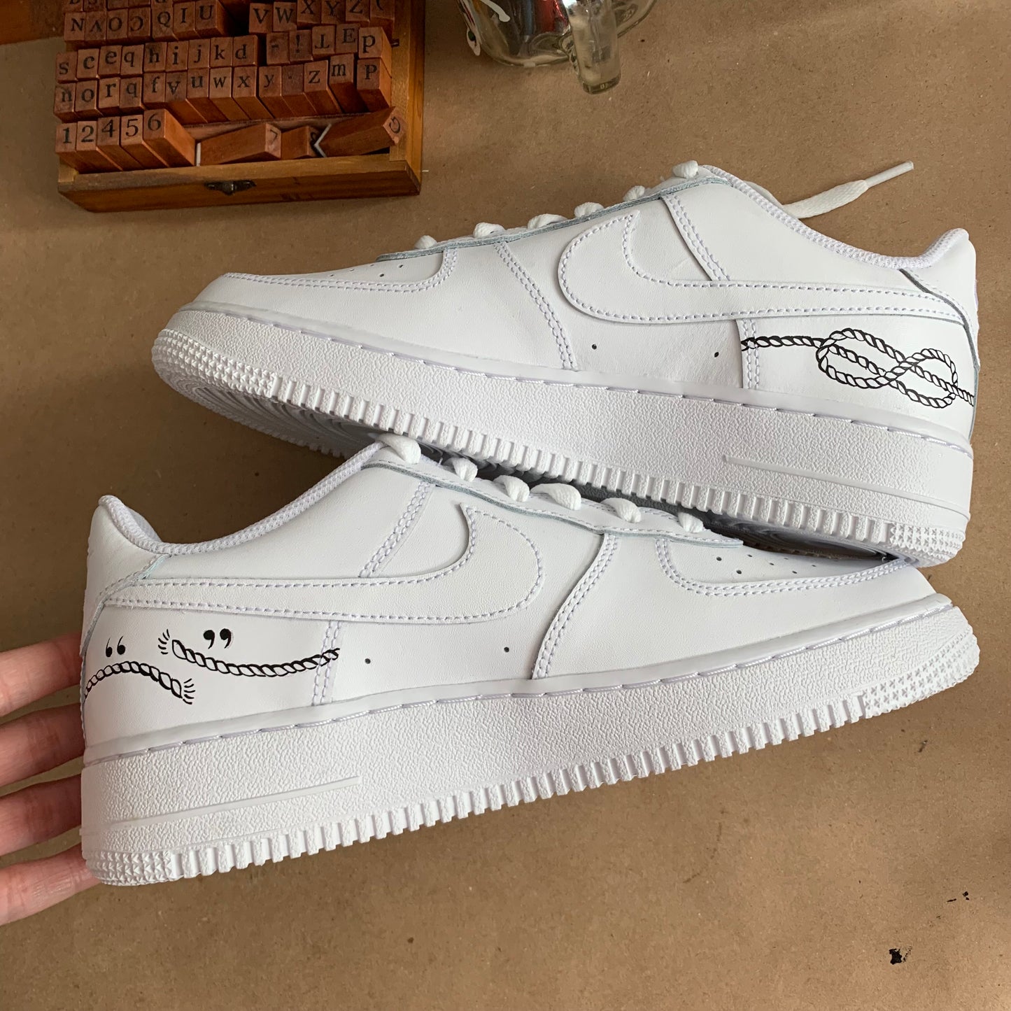 LT tattoos nike af1 blancos