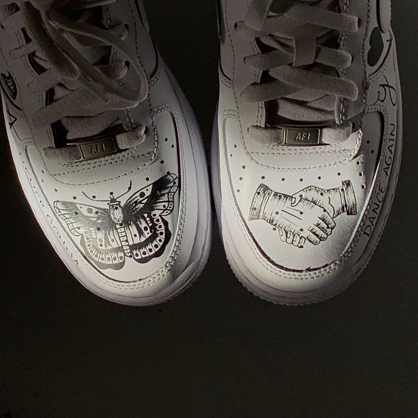 Harry Styles tattoos nike af1 blancos